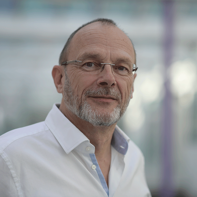  Andri Signorell